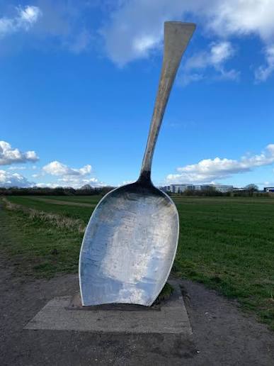 Extra large spoon
